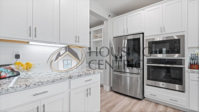 Building Photo - Gorgeous 1-Story Solar Home in Highly Pres...