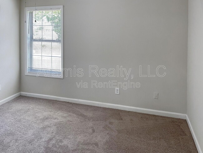 Building Photo - 3930 Cypress Pointe Dr