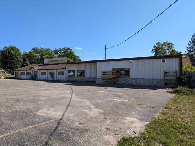 Building Photo - 674 W Mulberry St