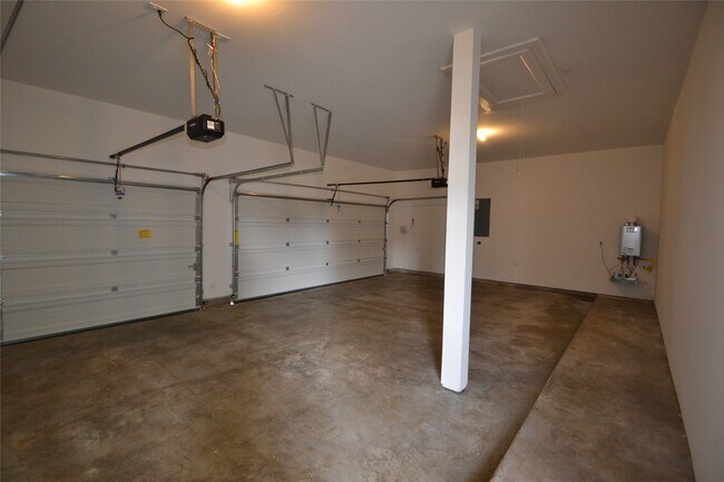 Building Photo - 3207 Kindred Wy
