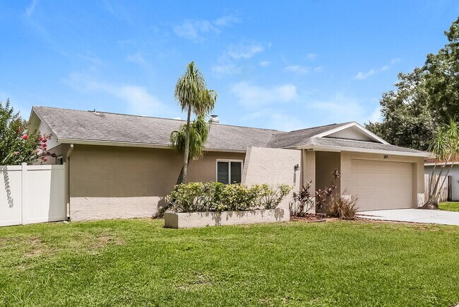 Building Photo - 3207 Acapulco Dr