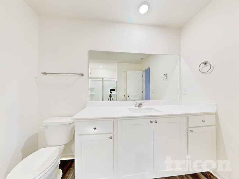 Building Photo - 192 Hynes St