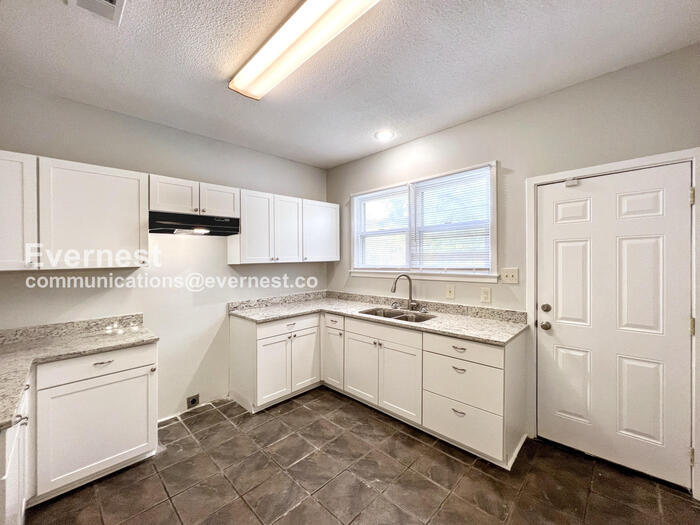 Building Photo - 5058 Pheasant Run Ln