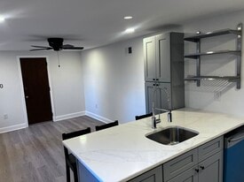 Building Photo - 304 Wharton St
