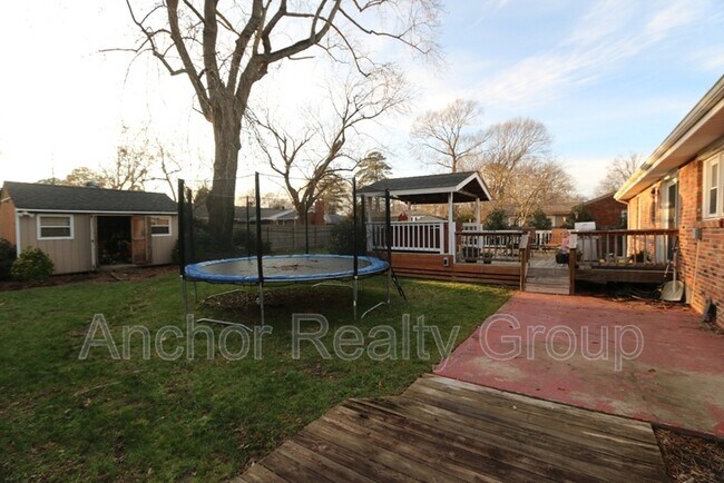Building Photo - 1457 Garwood Ave