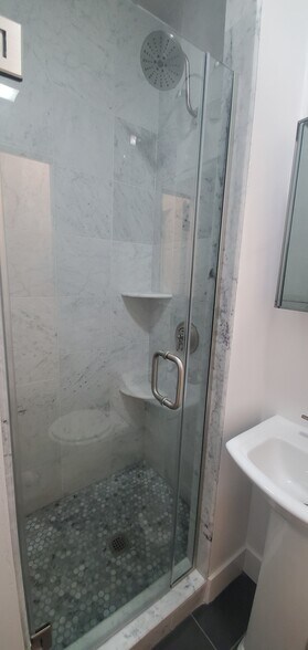 Building Photo - 47 Joy St