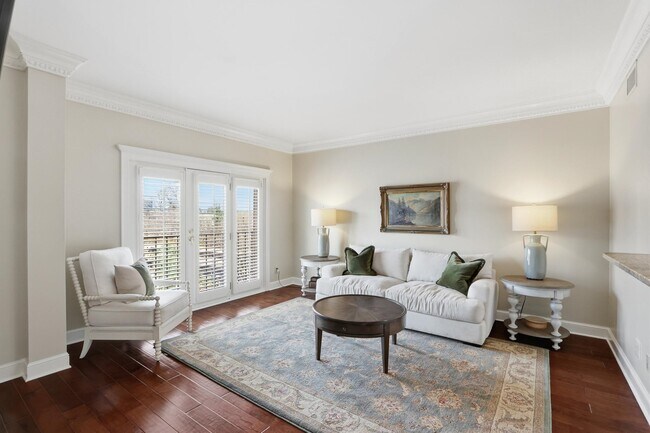 Building Photo - 5400 Park Ave