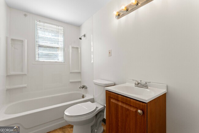 Building Photo - 6418 Briarwood Ct