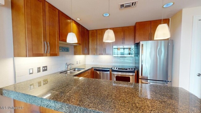 Building Photo - 2060 Beach Blvd