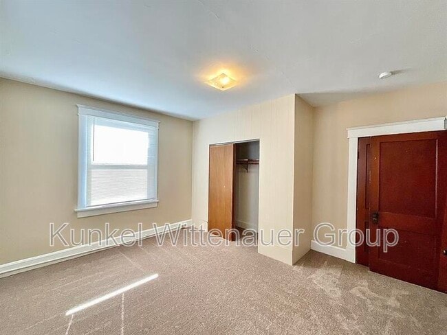 Building Photo - 907 N Church St