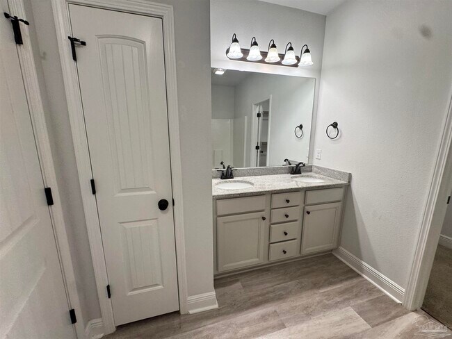 Building Photo - 5723 Maggie Rose Cir