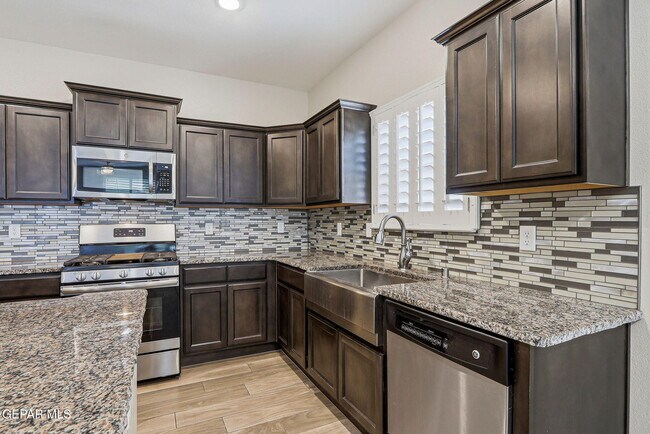 Building Photo - 14828 Tierra Coruna Ave