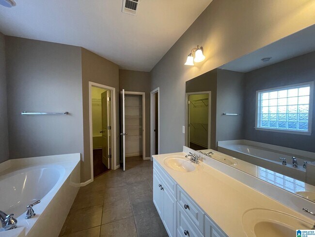 Building Photo - 2273 Chalybe Tr