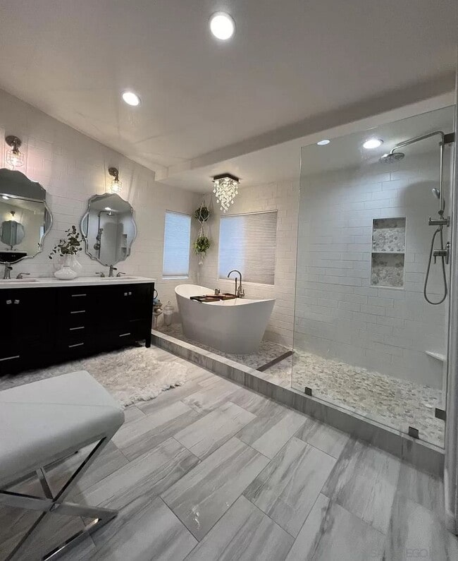 Building Photo - 4575 Avenida Privado