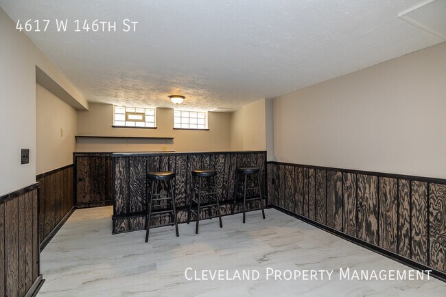Building Photo - Beautifully Renovated Bungalow
