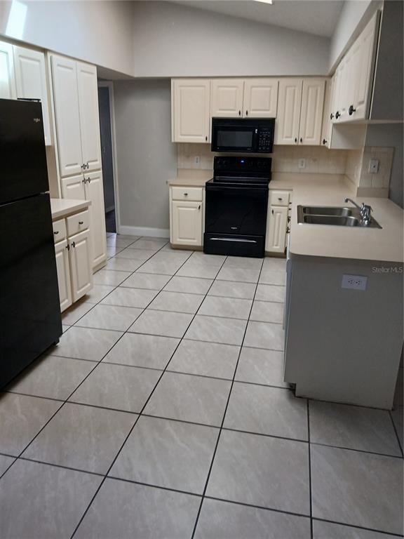 Building Photo - 8027 Buttonball Ln