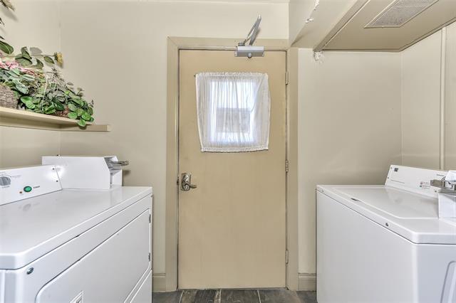 Building Photo - 7906 Royal Ln