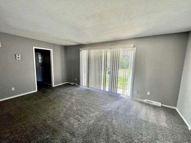 Building Photo - 1 bedroom, 1 bathroom apartment home in Ka...