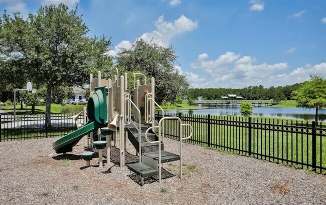 Building Photo - 2643 Old Kent Cir