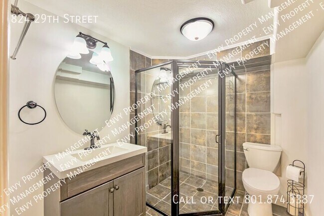 Building Photo - 824 29th St
