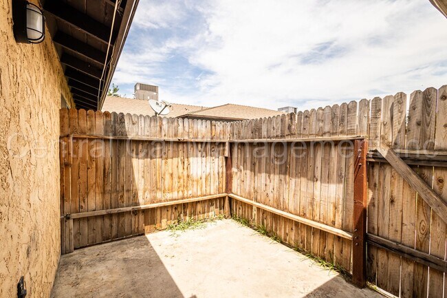 Building Photo - 6208 Stine Rd