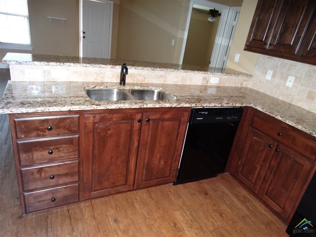 Building Photo - 5056 Shiloh Village Dr