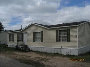 Building Photo - 1110 College Cir S