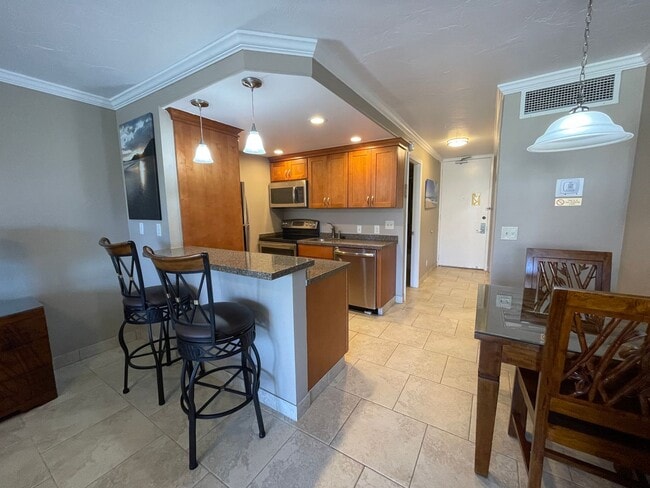 Building Photo - Lahaina Shores Furnished Studio Units Available Now!
