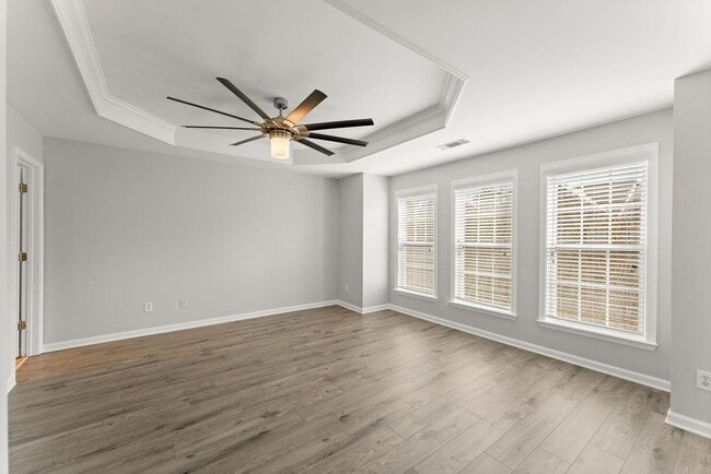 Building Photo - 2876 Overlook Way NE