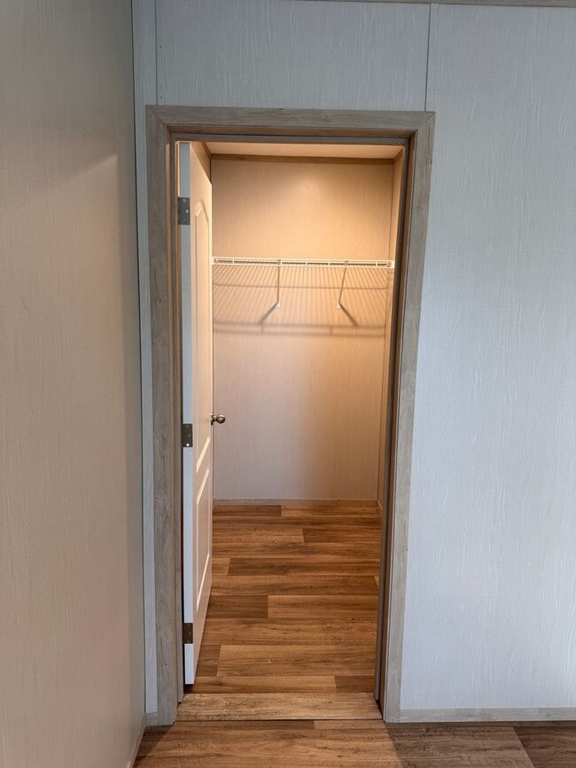 Building Photo - 3 Bedroom || 2 Bathroom in Concord