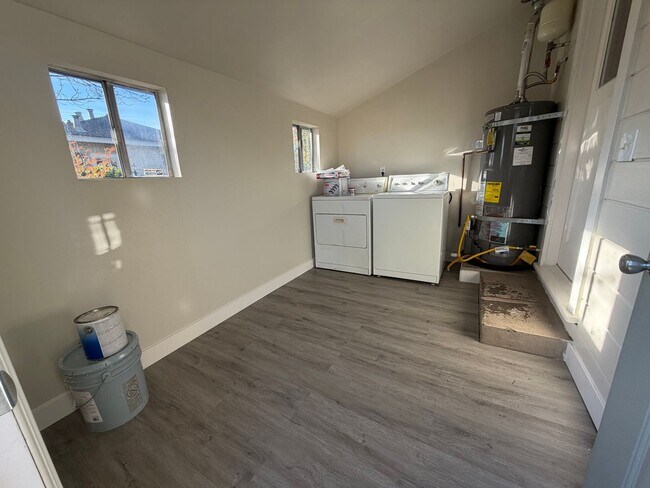 Building Photo - SAC T 2569