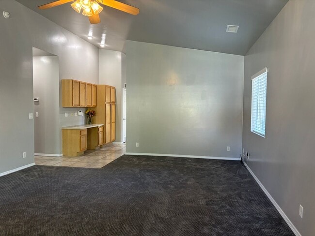 Building Photo - Gorgeous Flagstaff Rental