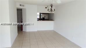 Building Photo - 895 Twin Lakes Dr