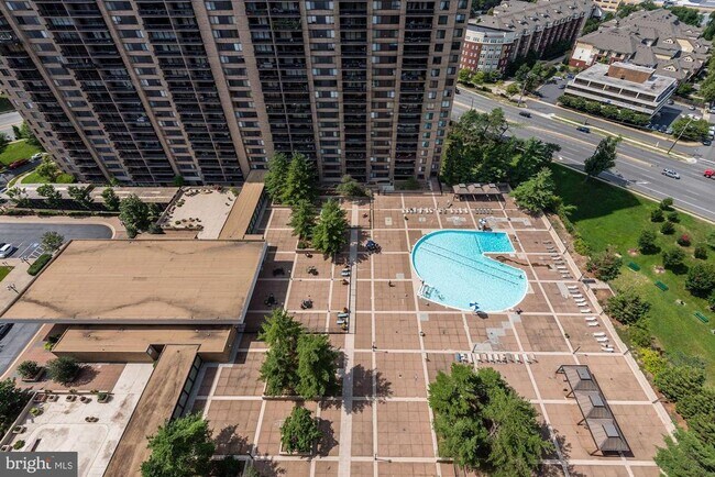 Building Photo - 3701 S George Mason Dr