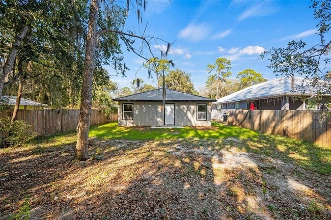 Building Photo - 1523 NE 1st Ave