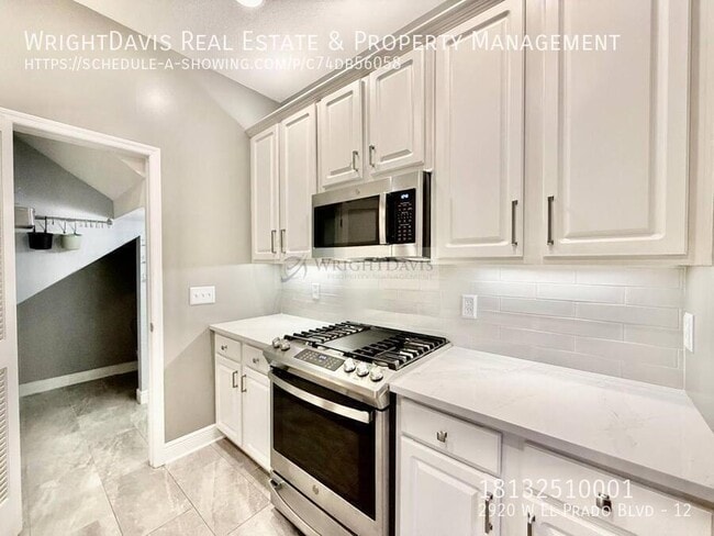 Building Photo - 2920 W El Prado Blvd