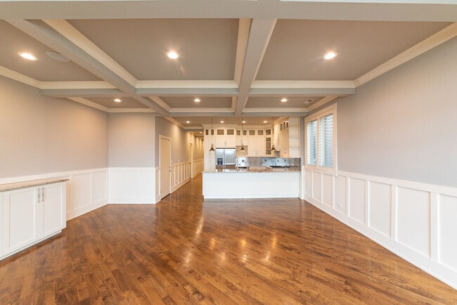 Building Photo - 4021 S Ellis Ave
