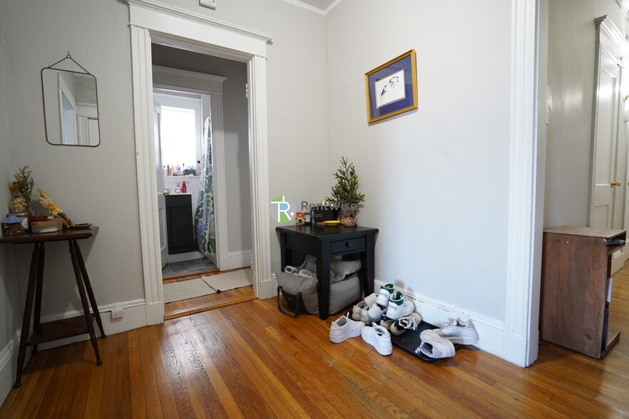 Building Photo - 15 Quint Ave