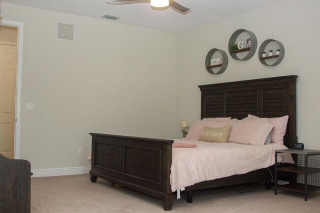 Building Photo - 12601 57th Rd N