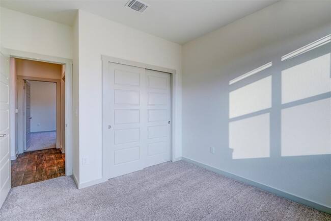 Building Photo - 4613 Tully Dr