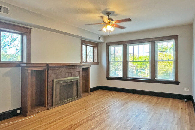 Building Photo - 730-734 Carpenter Ave.