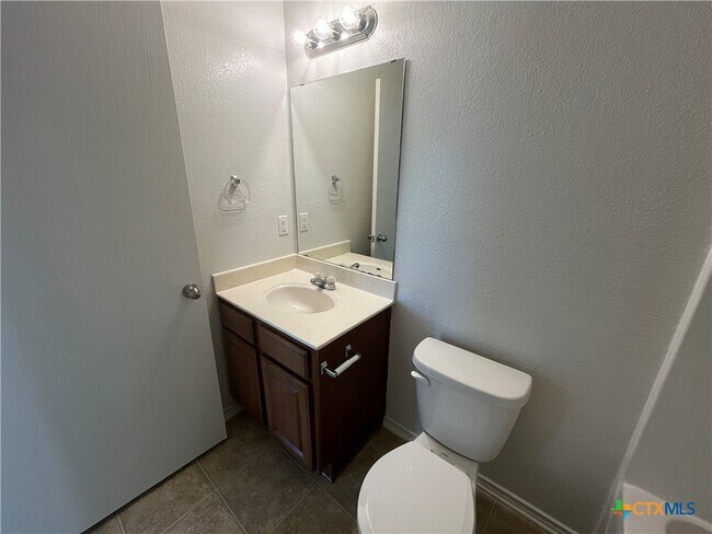 Building Photo - 503 E Union Ave