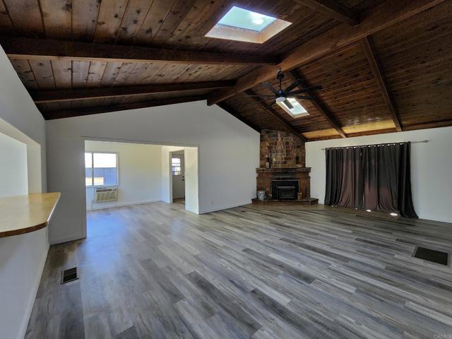 Building Photo - 1008 Manzanita Dr