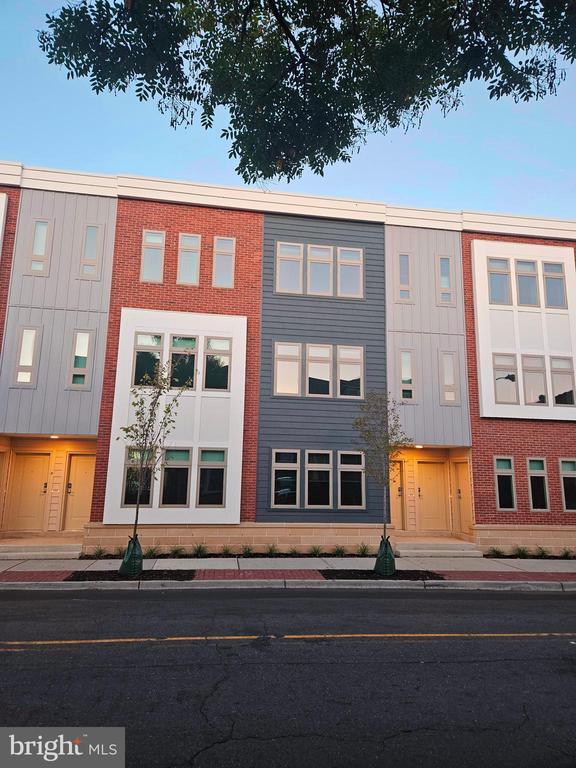 Building Photo - 200 Hamilton Ave