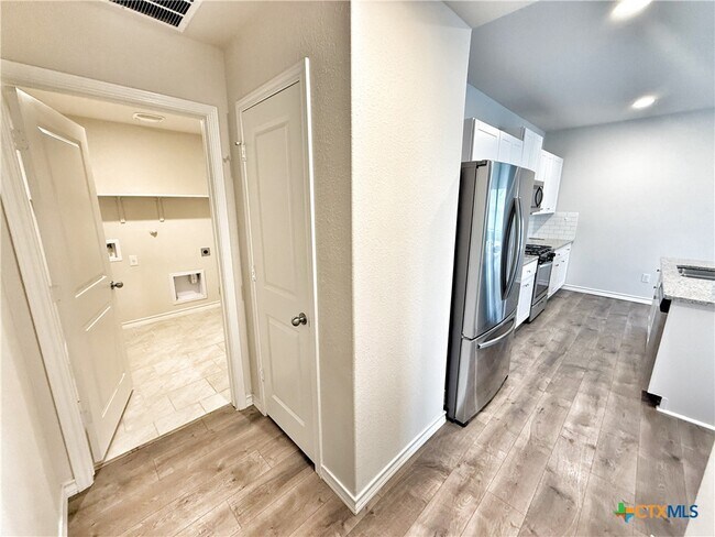 Building Photo - 380 Arbor Hills