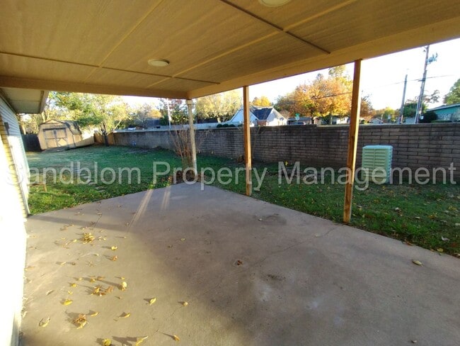 Building Photo - FOR LEASE | Mid-town Tulsa | Available Now!