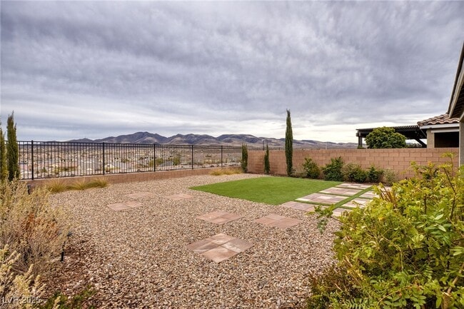 Building Photo - 2698 Frabiele St