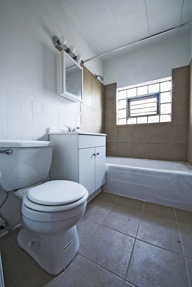 Building Photo - 12507 S Ashland Ave