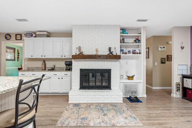 Building Photo - 2442 Duncan Dr