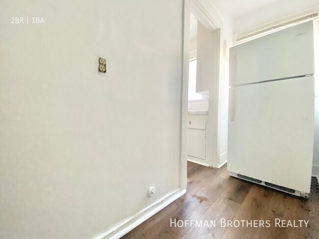 Building Photo - 524 1/2 Heliotrope -A
